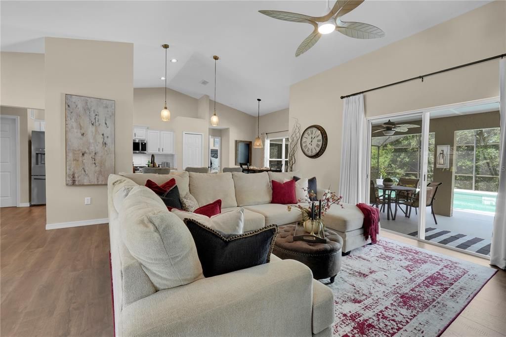 For Sale: $450,000 (3 beds, 2 baths, 1873 Square Feet)