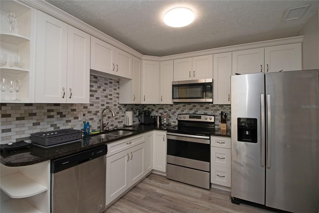 For Rent: $2,000 (3 beds, 1 baths, 1200 Square Feet)