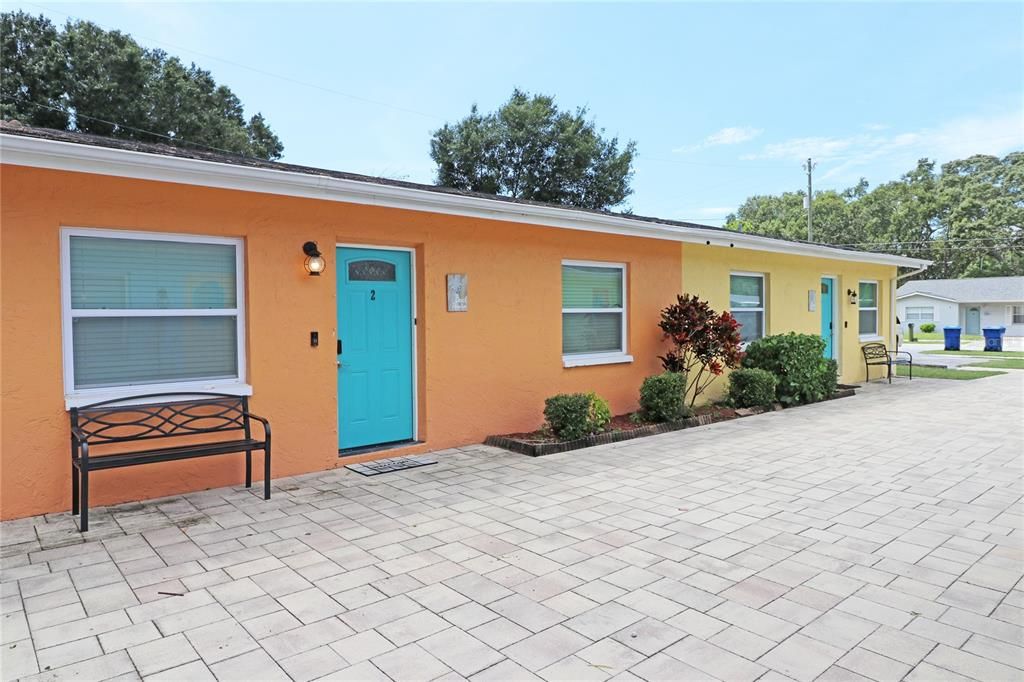 For Rent: $2,000 (3 beds, 1 baths, 1200 Square Feet)