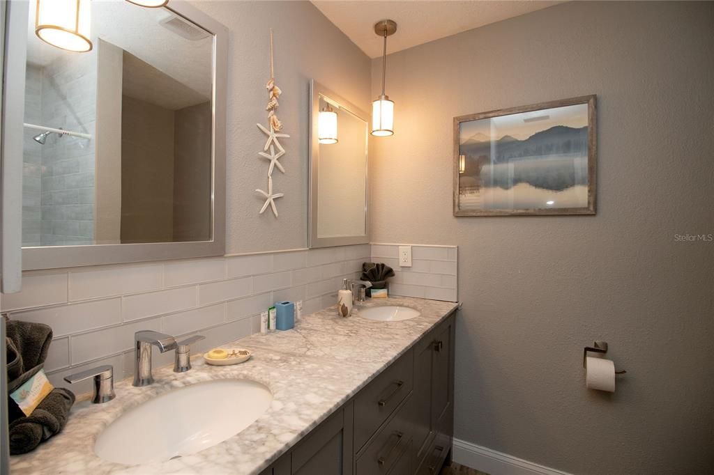 For Rent: $2,000 (3 beds, 1 baths, 1200 Square Feet)