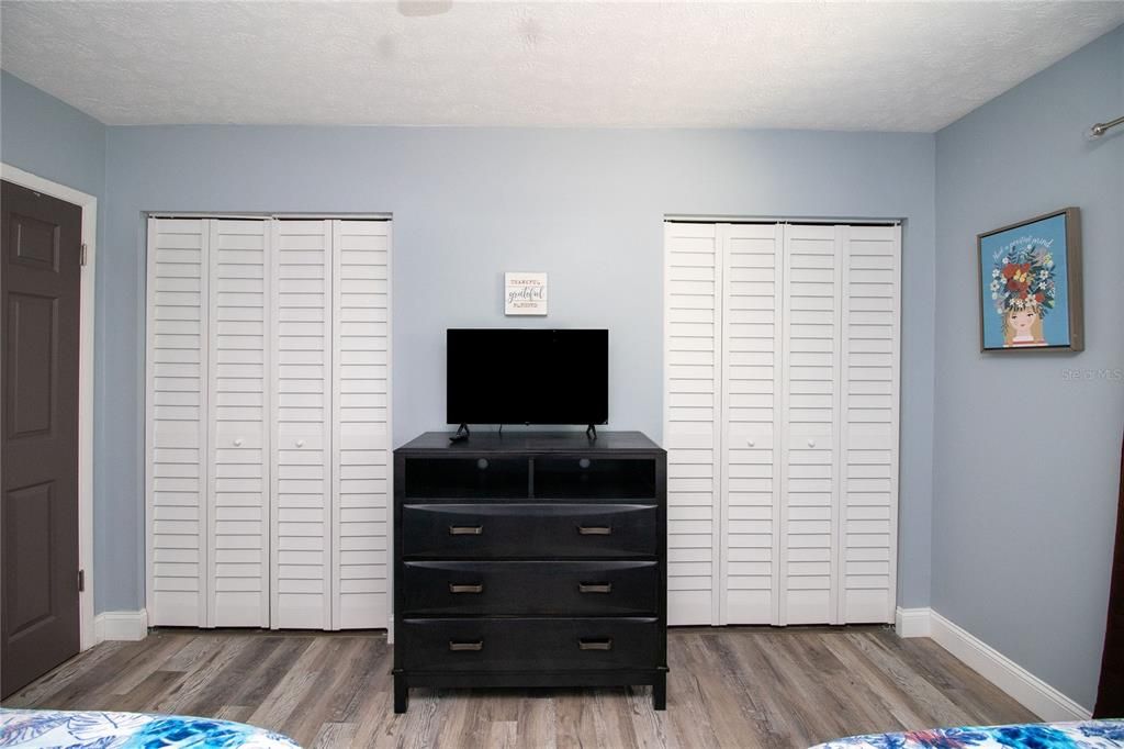 For Rent: $2,000 (3 beds, 1 baths, 1200 Square Feet)