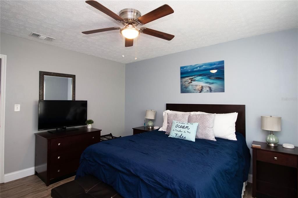 For Rent: $2,000 (3 beds, 1 baths, 1200 Square Feet)