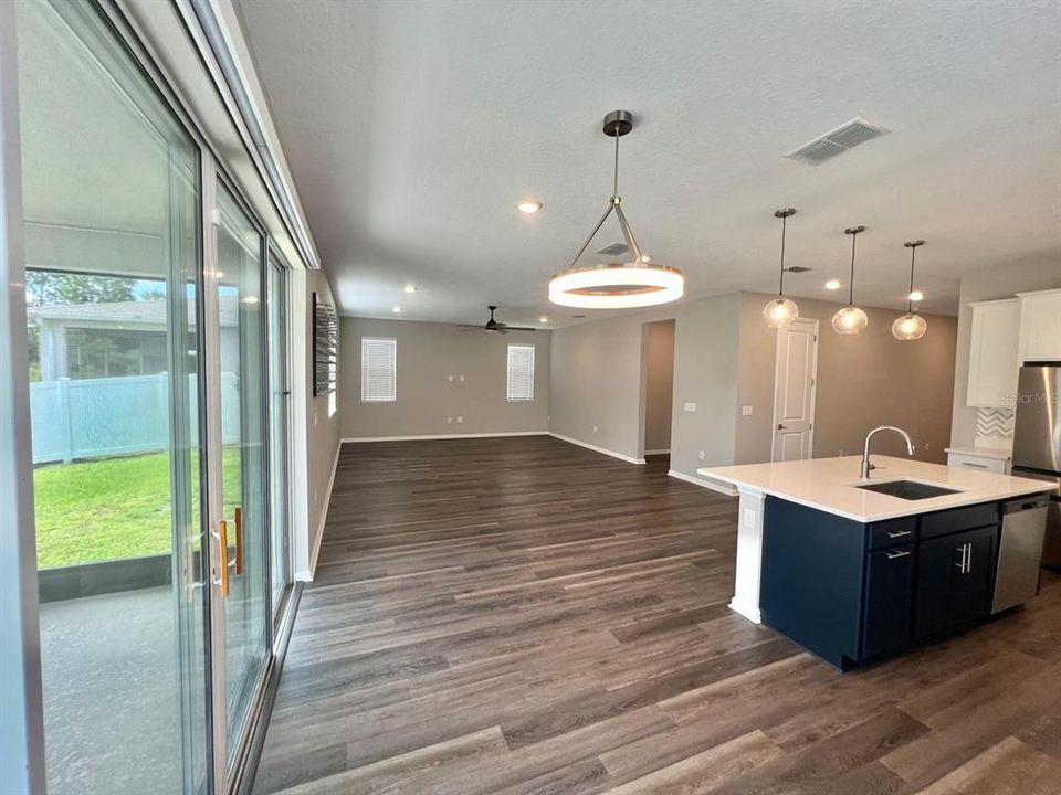 Active With Contract: $2,895 (4 beds, 2 baths, 2791 Square Feet)