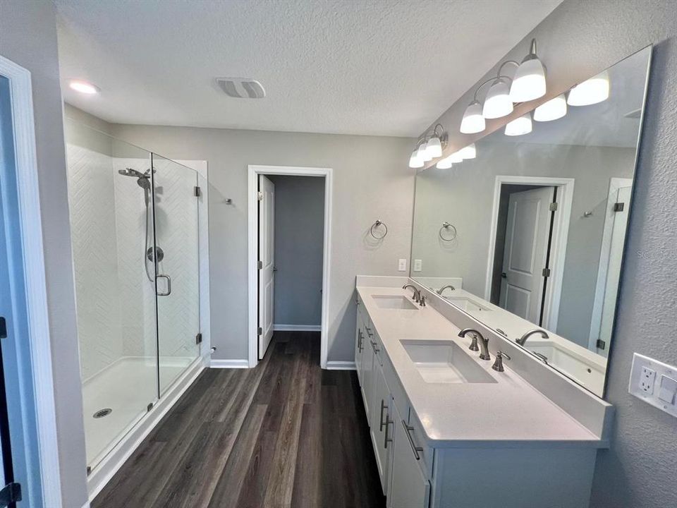 Active With Contract: $2,895 (4 beds, 2 baths, 2791 Square Feet)