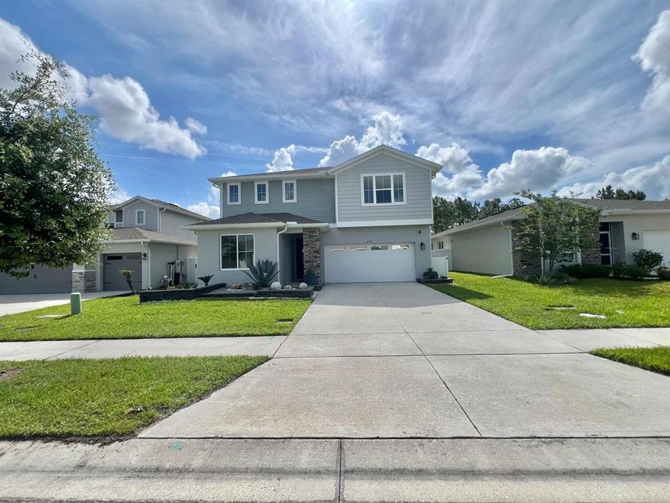 Active With Contract: $2,895 (4 beds, 2 baths, 2791 Square Feet)