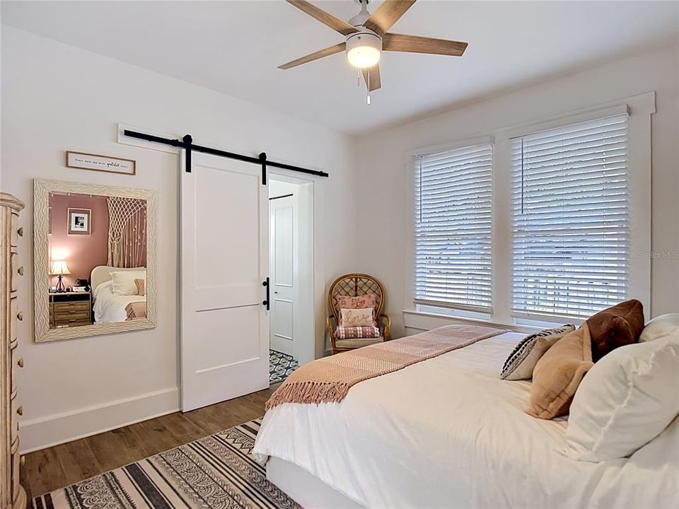 En Venta: $525,000 (4 camas, 2 baños, 1430 Pies cuadrados)