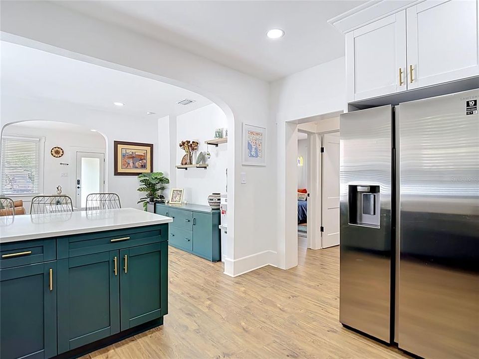 En Venta: $525,000 (4 camas, 2 baños, 1430 Pies cuadrados)