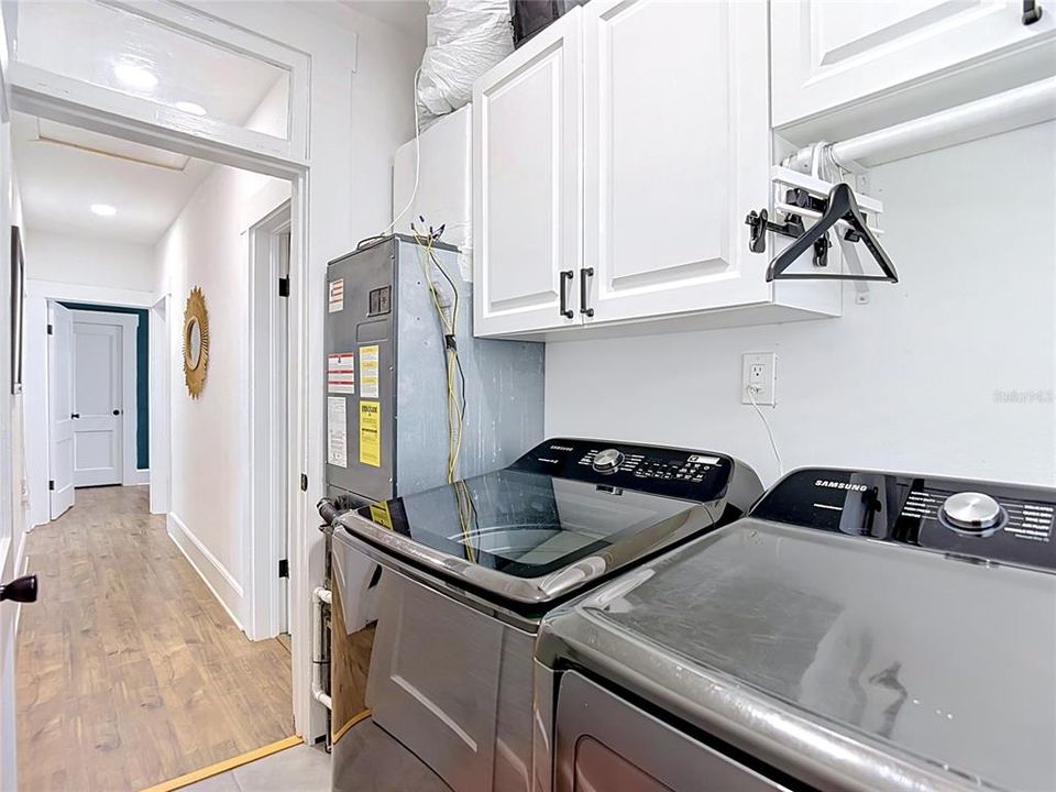 En Venta: $525,000 (4 camas, 2 baños, 1430 Pies cuadrados)