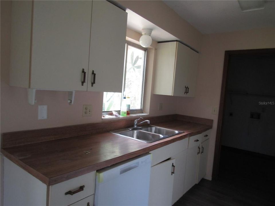 В аренду: $1,400 (2 спален, 1 ванн, 1000 Квадратных фут)
