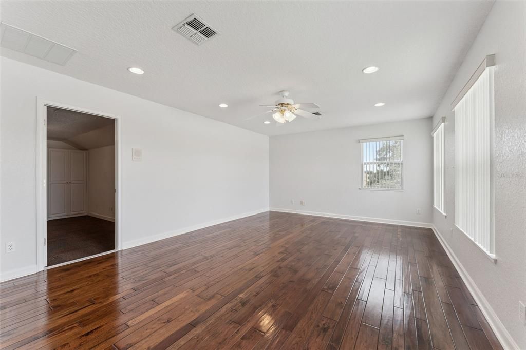 En Venta: $1,450,000 (5 camas, 4 baños, 3929 Pies cuadrados)