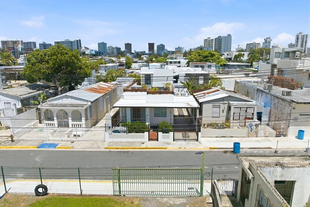 For Sale: $1,219,000 (6 beds, 2 baths, 1147 Square Feet)