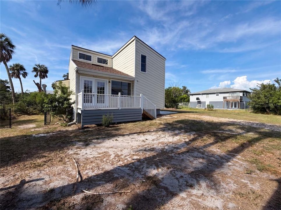 For Sale: $305,000 (3 beds, 2 baths, 1385 Square Feet)