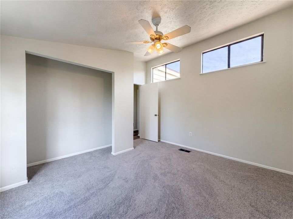 For Sale: $305,000 (3 beds, 2 baths, 1385 Square Feet)