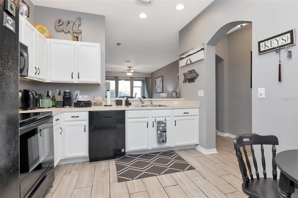 For Rent: $2,000 (2 beds, 2 baths, 1240 Square Feet)