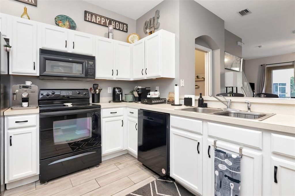 For Rent: $2,000 (2 beds, 2 baths, 1240 Square Feet)