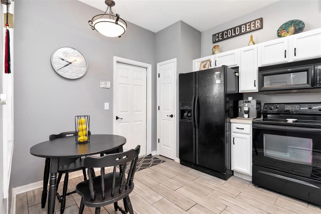 For Rent: $2,000 (2 beds, 2 baths, 1240 Square Feet)