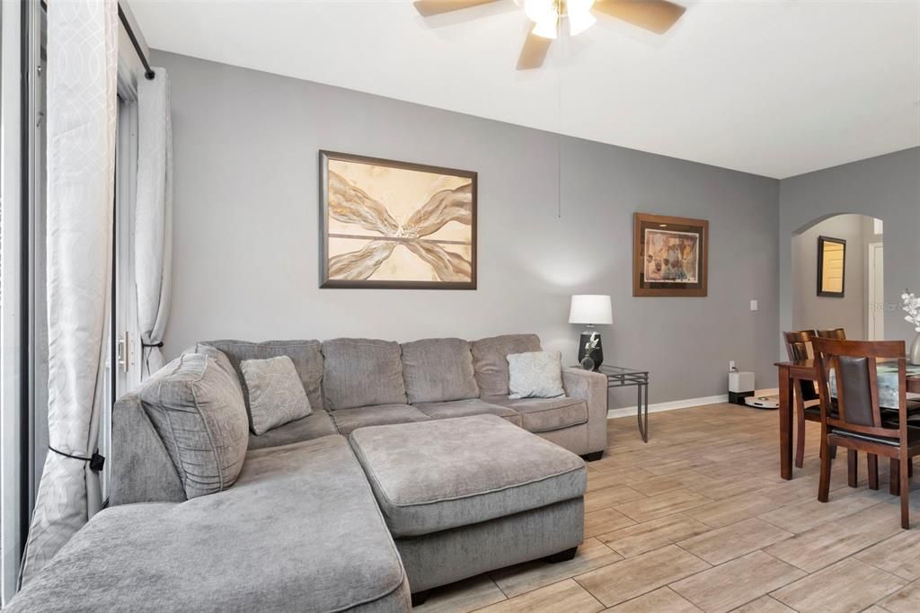 For Rent: $2,000 (2 beds, 2 baths, 1240 Square Feet)