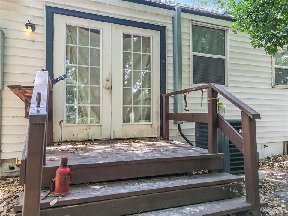 For Rent: $2,599 (3 beds, 2 baths, 1328 Square Feet)