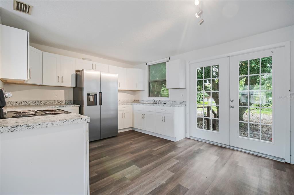 В аренду: $2,299 (3 спален, 2 ванн, 1328 Квадратных фут)