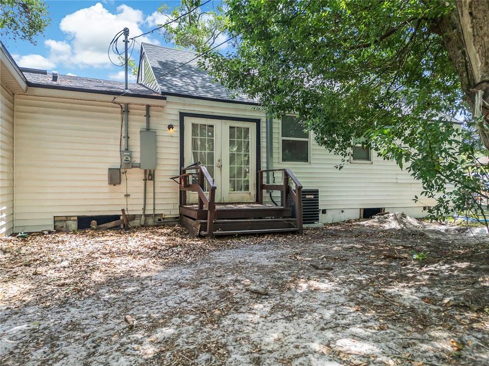 For Rent: $2,599 (3 beds, 2 baths, 1328 Square Feet)