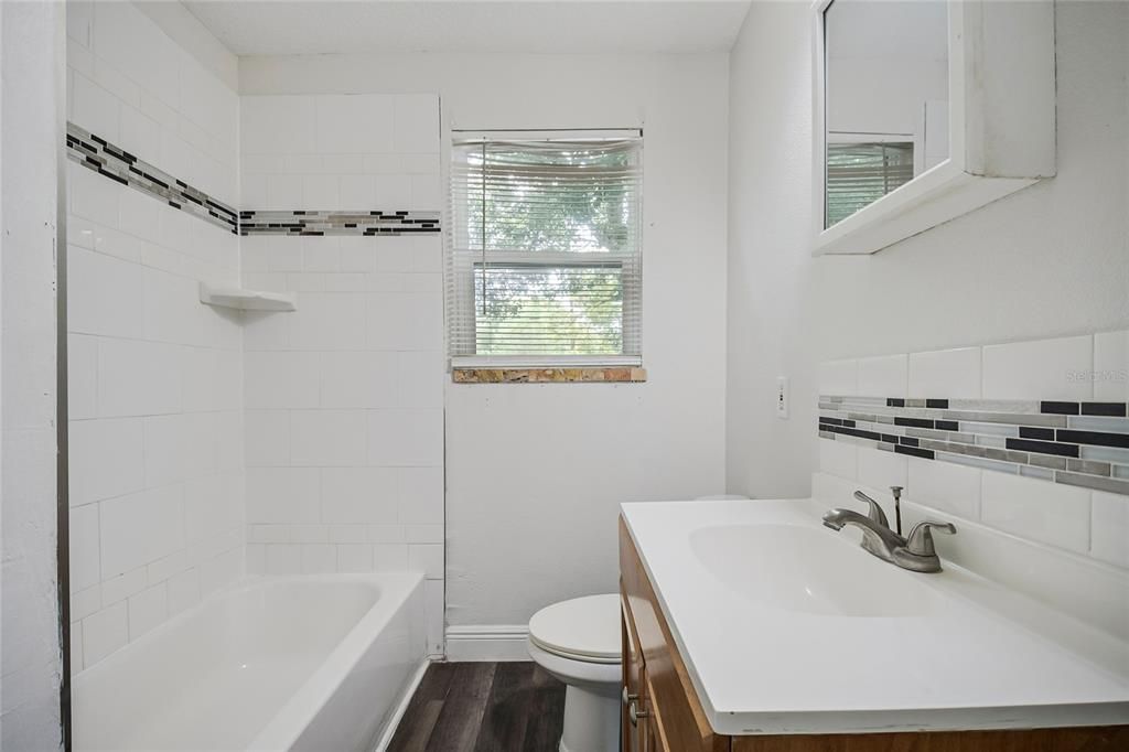 В аренду: $2,299 (3 спален, 2 ванн, 1328 Квадратных фут)