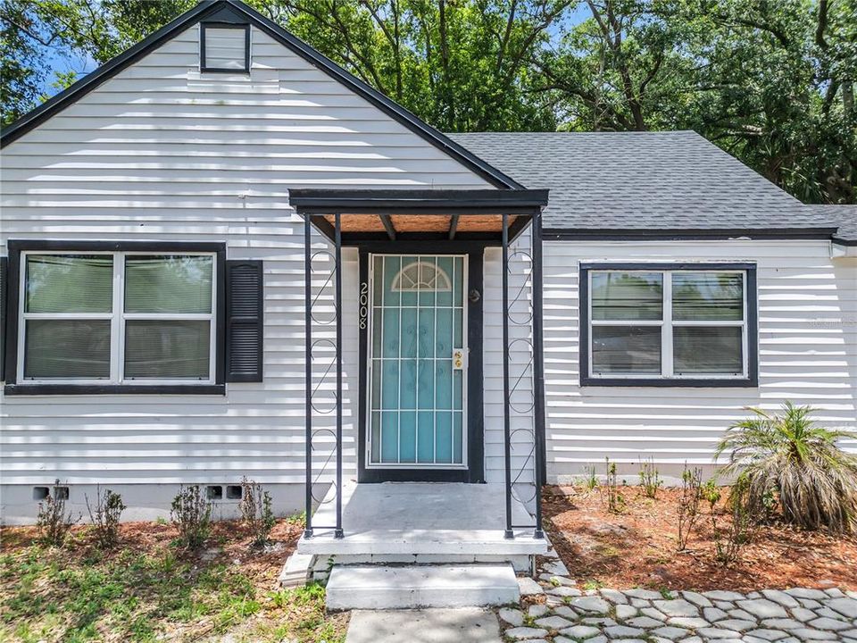 For Rent: $2,599 (3 beds, 2 baths, 1328 Square Feet)