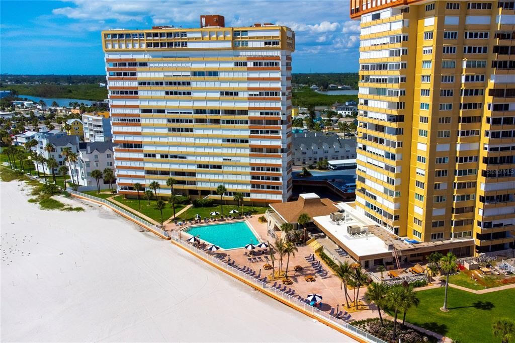 В аренду: $4,500 (2 спален, 2 ванн, 1165 Квадратных фут)
