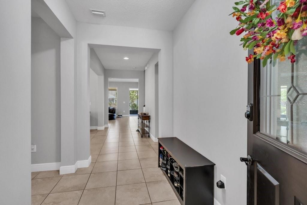 En Venta: $599,900 (4 camas, 3 baños, 2857 Pies cuadrados)