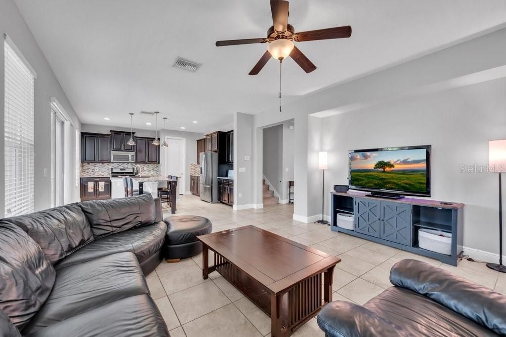 En Venta: $599,900 (4 camas, 3 baños, 2857 Pies cuadrados)