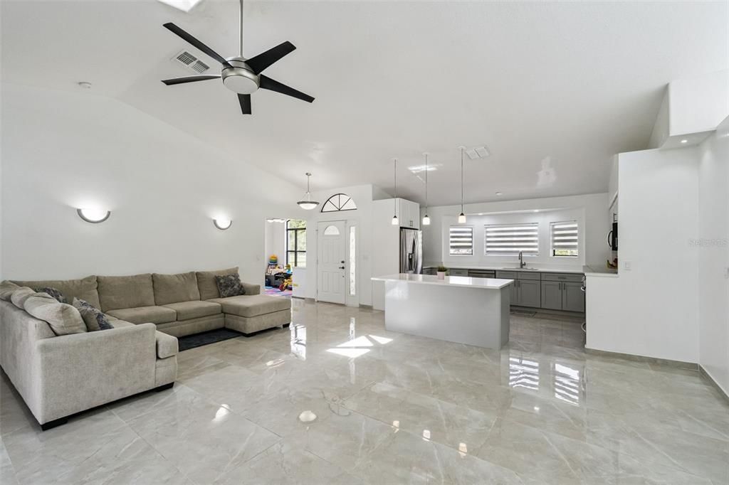 En Venta: $580,000 (3 camas, 2 baños, 1736 Pies cuadrados)
