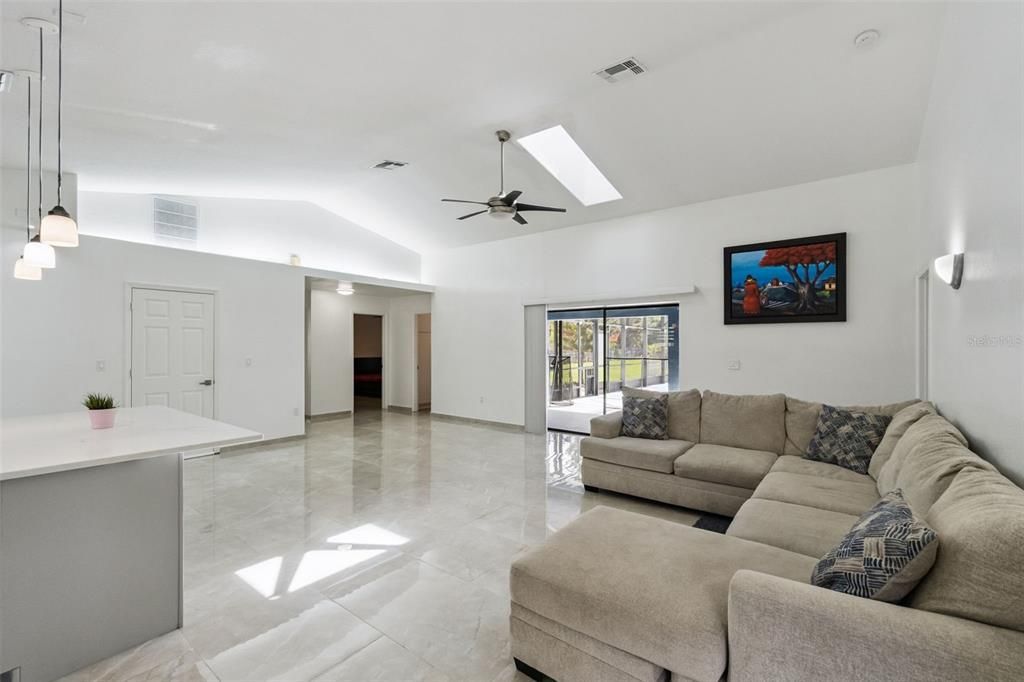 En Venta: $580,000 (3 camas, 2 baños, 1736 Pies cuadrados)