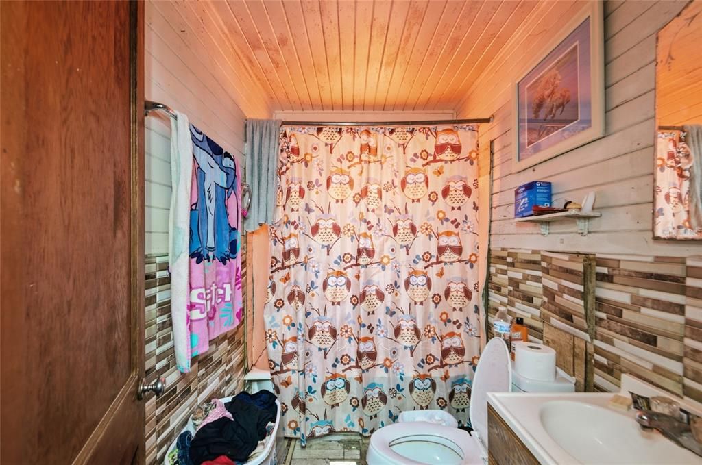 For Sale: $89,900 (2 beds, 1 baths, 724 Square Feet)