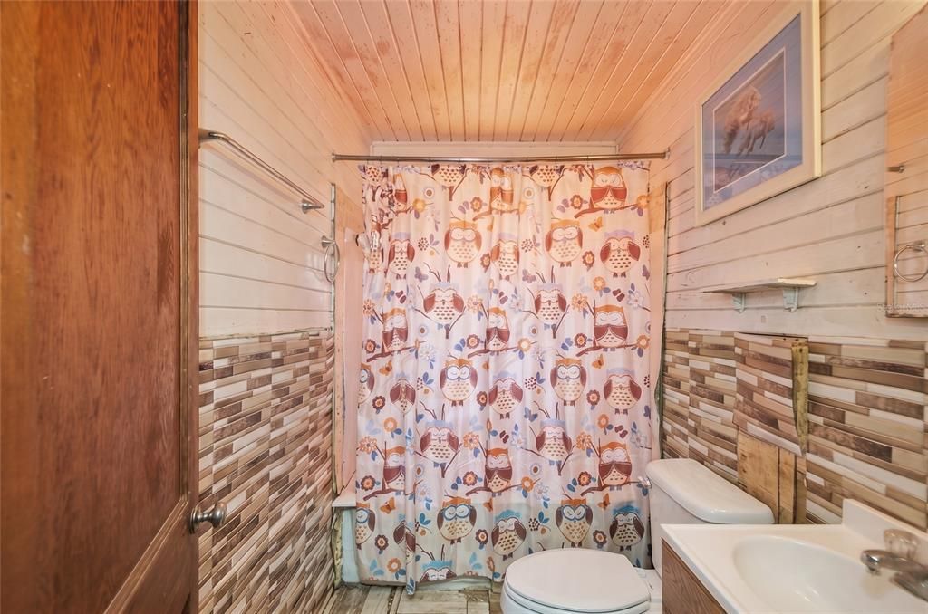 For Sale: $89,900 (2 beds, 1 baths, 724 Square Feet)