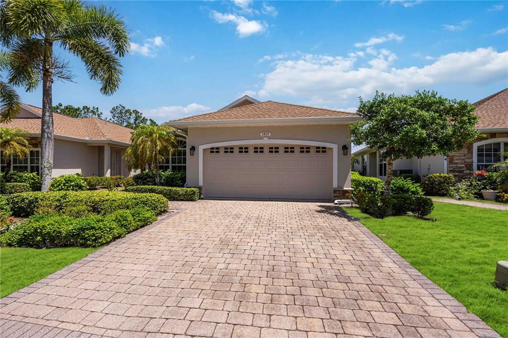For Sale: $285,000 (2 beds, 2 baths, 1606 Square Feet)