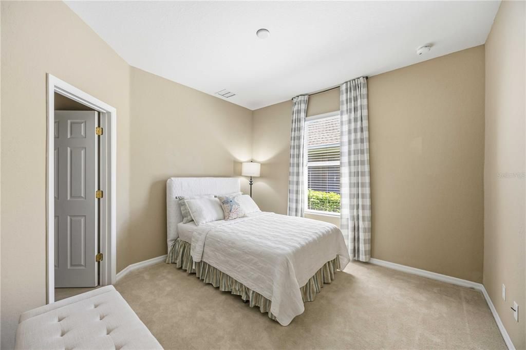 For Sale: $285,000 (2 beds, 2 baths, 1606 Square Feet)