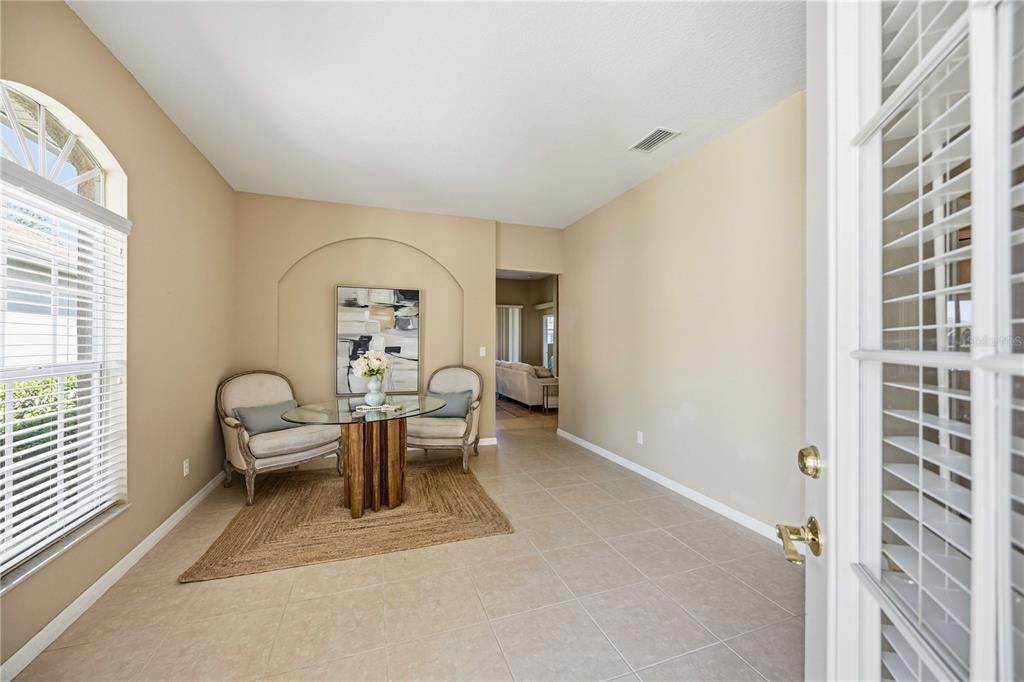 For Sale: $285,000 (2 beds, 2 baths, 1606 Square Feet)