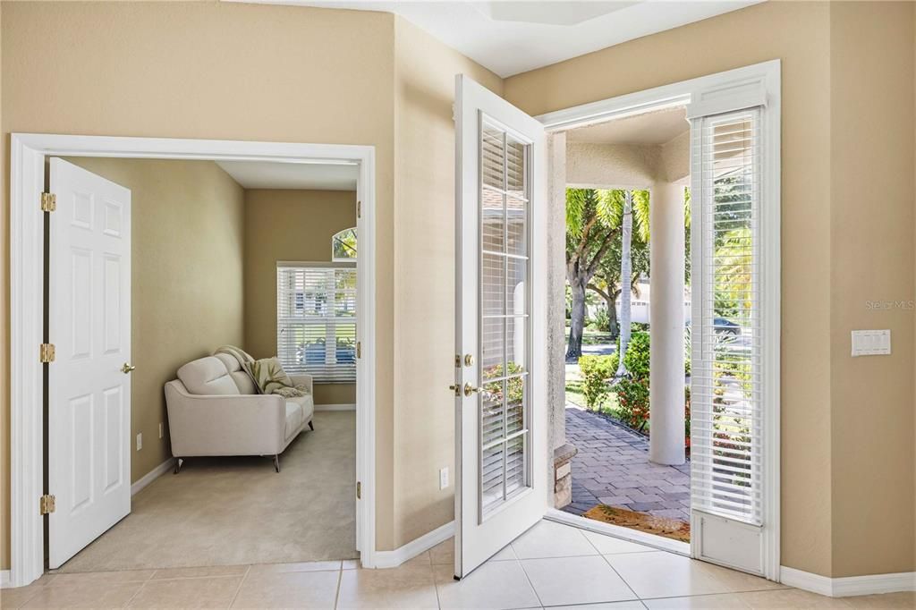 For Sale: $285,000 (2 beds, 2 baths, 1606 Square Feet)