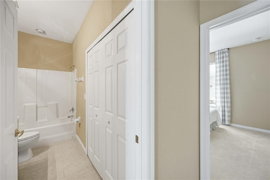 For Sale: $285,000 (2 beds, 2 baths, 1606 Square Feet)