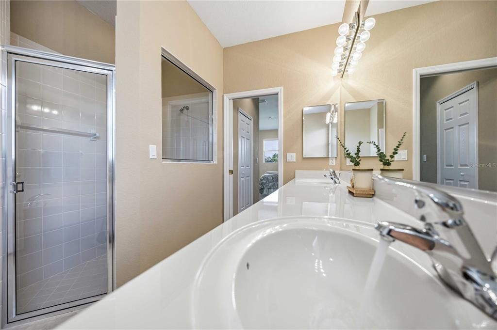 For Sale: $285,000 (2 beds, 2 baths, 1606 Square Feet)