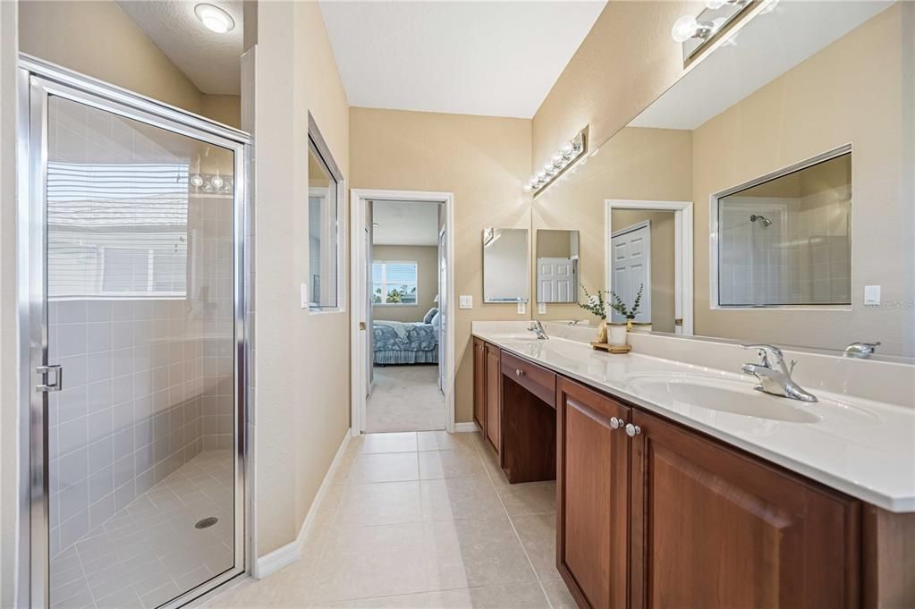 For Sale: $285,000 (2 beds, 2 baths, 1606 Square Feet)