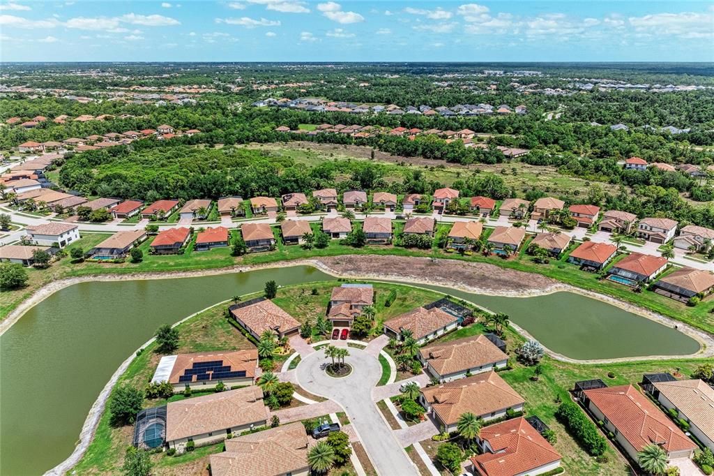 En Venta: $470,900 (4 camas, 3 baños, 2032 Pies cuadrados)