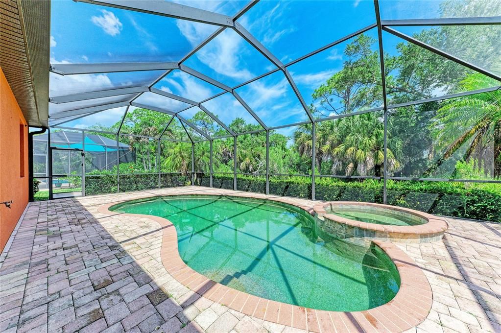 En Venta: $470,900 (4 camas, 3 baños, 2032 Pies cuadrados)