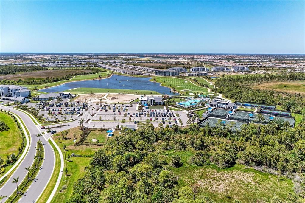 En Venta: $470,900 (4 camas, 3 baños, 2032 Pies cuadrados)