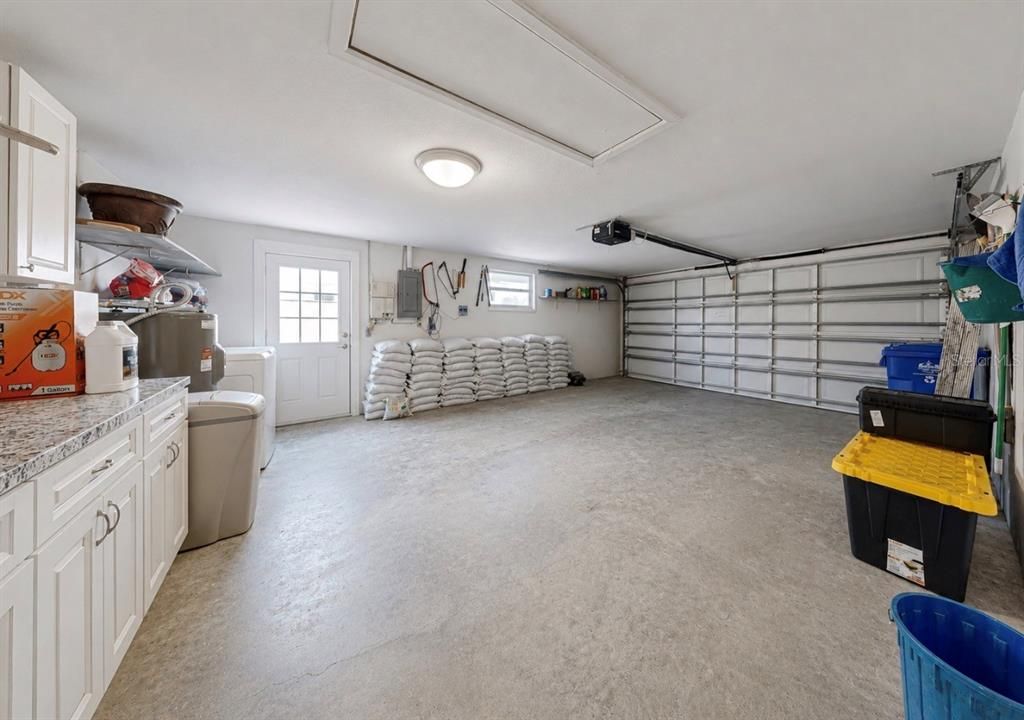 Active With Contract: $329,900 (3 beds, 2 baths, 1433 Square Feet)