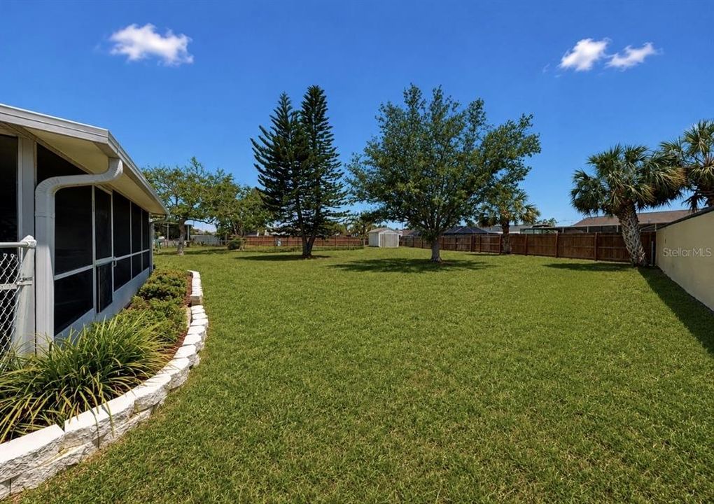 Active With Contract: $329,900 (3 beds, 2 baths, 1433 Square Feet)