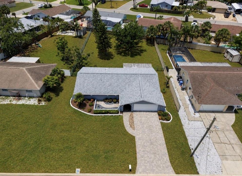 Active With Contract: $329,900 (3 beds, 2 baths, 1433 Square Feet)