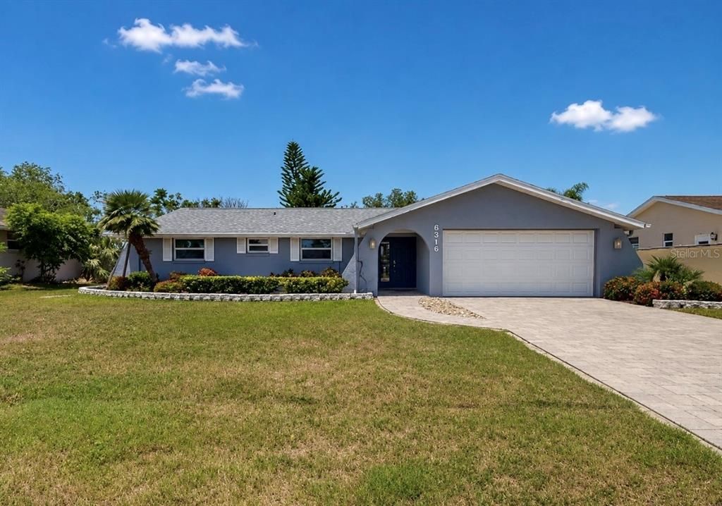 Active With Contract: $329,900 (3 beds, 2 baths, 1433 Square Feet)