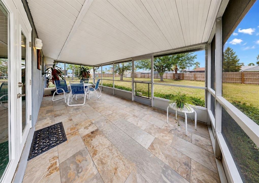 Active With Contract: $329,900 (3 beds, 2 baths, 1433 Square Feet)