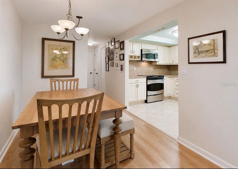Active With Contract: $329,900 (3 beds, 2 baths, 1433 Square Feet)