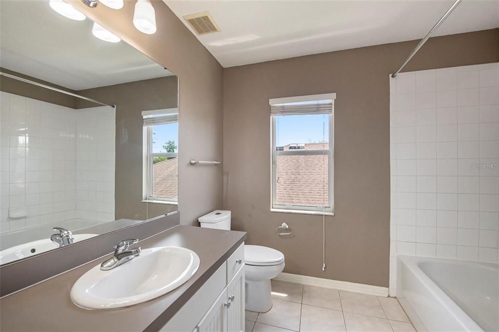 For Rent: $2,595 (4 beds, 2 baths, 2460 Square Feet)